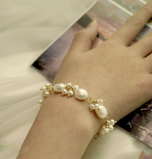 Wholesale Women's Retro Baroque Pearl Flower Handmade Bracelet