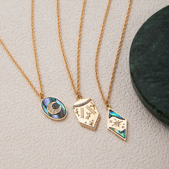 Wholesale Women's Retro Copper Necklace With Star And Geometric Pattern And Electroplating Design