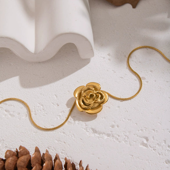 Wholesale Women's Retro Elegant 18K Real Gold Plated Stainless Steel Flower Shape Snake Chain Rose Pendant Necklace