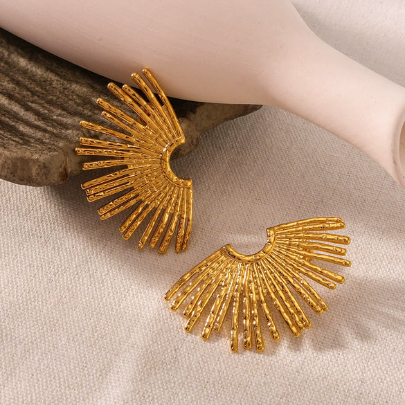 Wholesale Women's Retro Exaggerated Fan Earrings 18K Gold Plated Stainless Steel With Geometric Pattern And Furnace Vacuum Plating