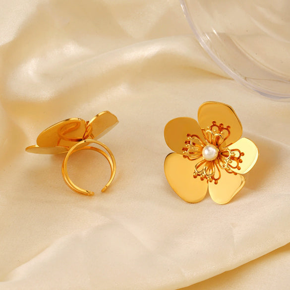 Wholesale Women's Retro Exaggerated Flower Ring Stainless Steel With Pearl Inlay And 18K Gold Plated