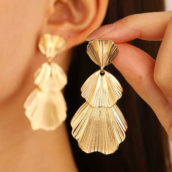 Wholesale Women's Retro Exaggerated Geometric Alloy Earrings With Plant Flowers And Leaves Pattern And Electroplating Treatment