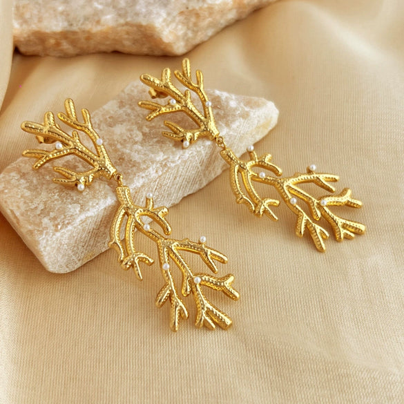 Wholesale Women's Retro Exaggerated Irregular Coral Style Titanium Steel Electroplated Geometric Earrings