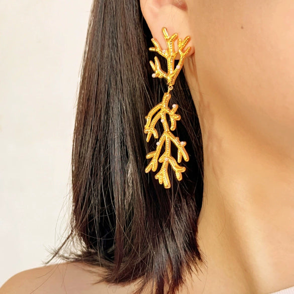 Wholesale Women's Retro Exaggerated Irregular Coral Style Titanium Steel Electroplated Geometric Earrings