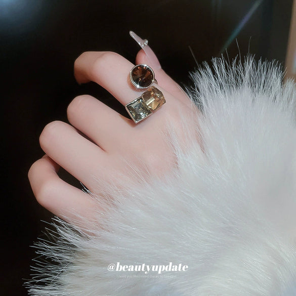 Wholesale Women's Retro Fashion Square Circle Opening Finger Ring Copper Material With Real Gold Electroplated And Geometric Zircon Design