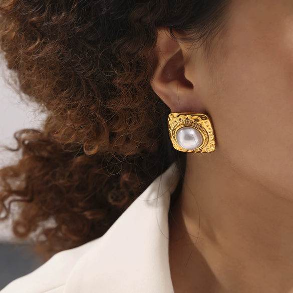 Wholesale Women's Retro French Court Style Square 316L Stainless Steel Plated 18K Gold Imitation Pearl Earrings With Geometric Design