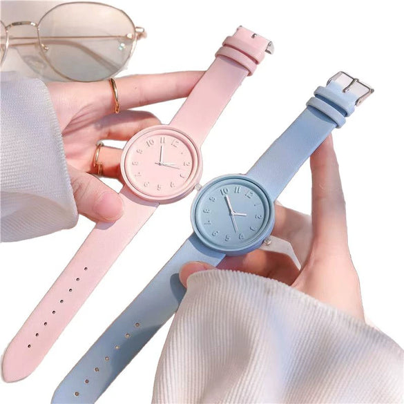 Wholesale Women's Retro Fresh Style Alloy Case Imitation Leather Strap Round Dial Watch With Mineral Reinforced Glass Mirror And Stainless Steel Pin Buckle