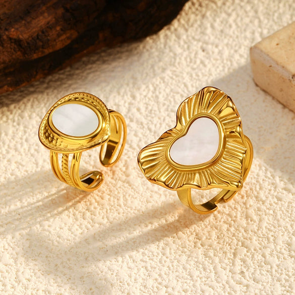 Wholesale Women's Retro Geometric Heart Shape Stainless Steel Electroplated Ring