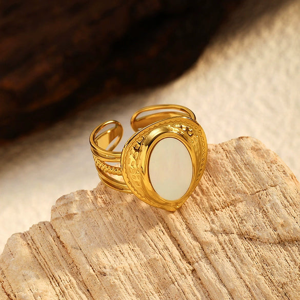 Wholesale Women's Retro Geometric Heart Shape Stainless Steel Electroplated Ring