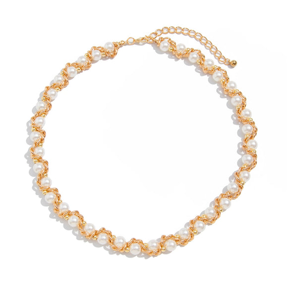 Wholesale Women's Retro Geometric Imitation Pearl And Iron Chain Electroplated Collarbone Necklace