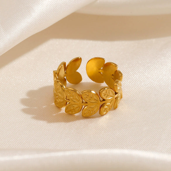 Wholesale Women's Retro Geometric Leaf Stainless Steel Ring With Real Gold Plating