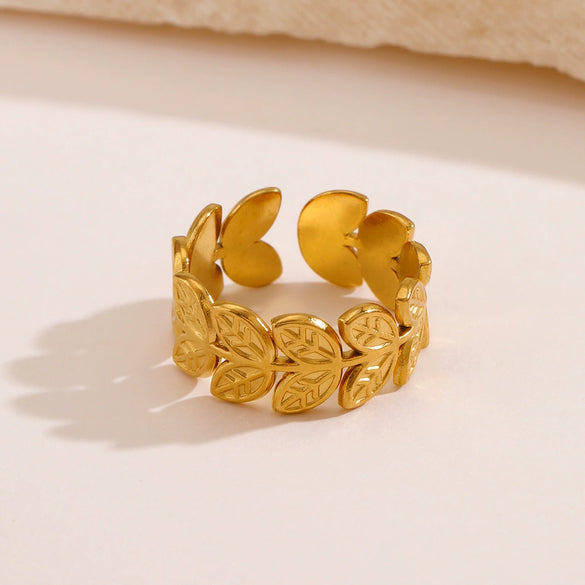 Wholesale Women's Retro Geometric Leaf Stainless Steel Ring With Real Gold Plating
