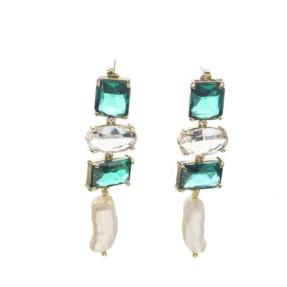 Wholesale Women's Retro Geometric Natural Pearl Earrings With Electroplating Design