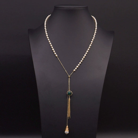 Wholesale Women's Retro Geometric Pearl Necklace With Freshwater Pearl Pendant And High End Cross Chain