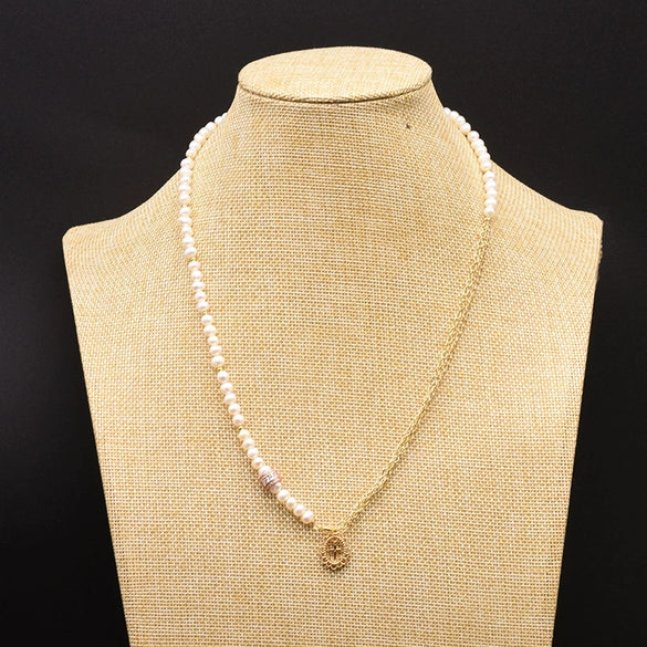 Wholesale Women's Retro Geometric Pearl Necklace With Freshwater Pearl Pendant And High End Cross Chain