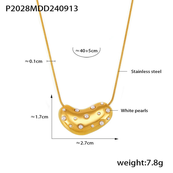 Wholesale Women's Retro Geometric 316L Stainless Steel And Imitation Pearl Clavicle Chain Necklace With Electroplating Treatment And Peach Heart Pendant