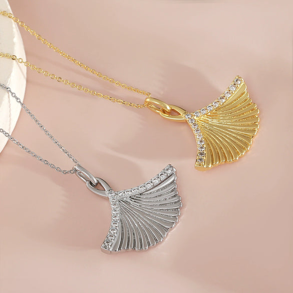Wholesale Women's Retro Ginkgo Leaf Pendant Necklace With O Word Chain Made Of Copper And Electroplated