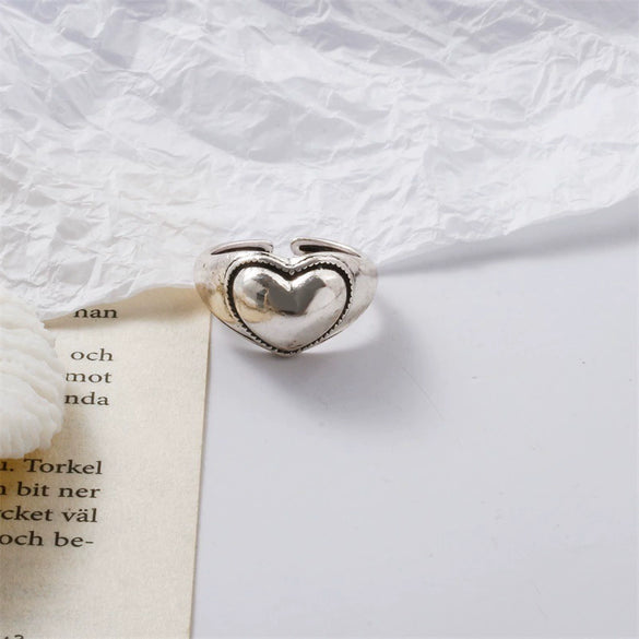 Wholesale Women's Retro Heartshaped Alloy Ring With Electroplating