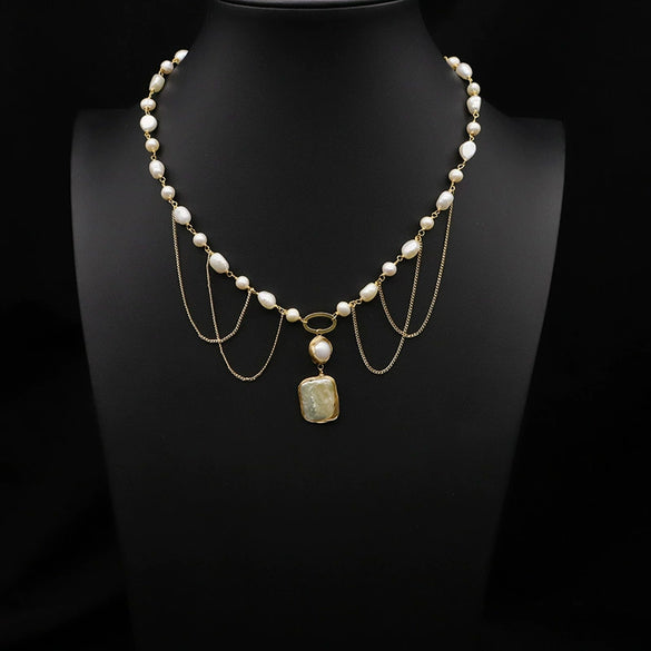 Wholesale Women's Retro Highend Freshwater Pearl Geometric Style Necklace With Electroplating And Regular Chain