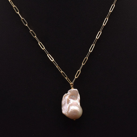 Wholesale Women's Retro Highend Freshwater Pearl Geometric Style Necklace With Electroplating And Regular Chain