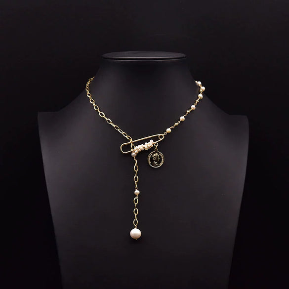 Wholesale Women's Retro Highend Freshwater Pearl Geometric Style Necklace With Electroplating And Regular Chain