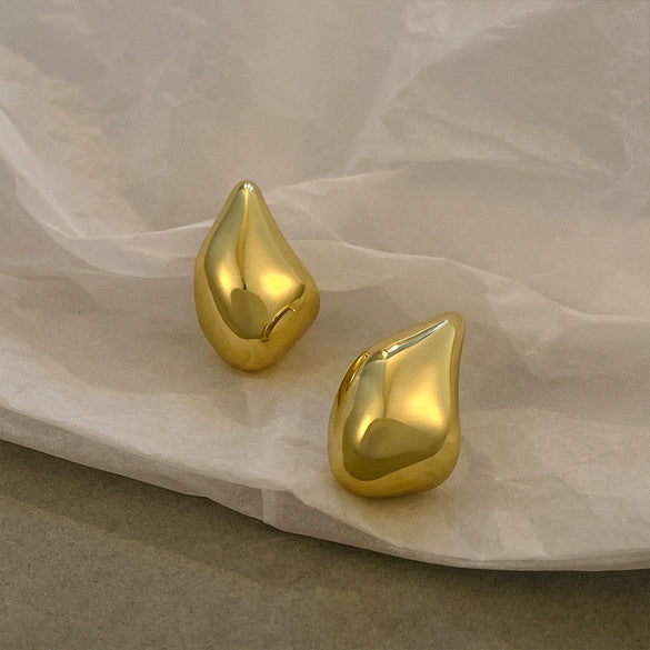 Wholesale Women's Retro Highend Hollow Geometric Copper Goldplated Hoop Earrings