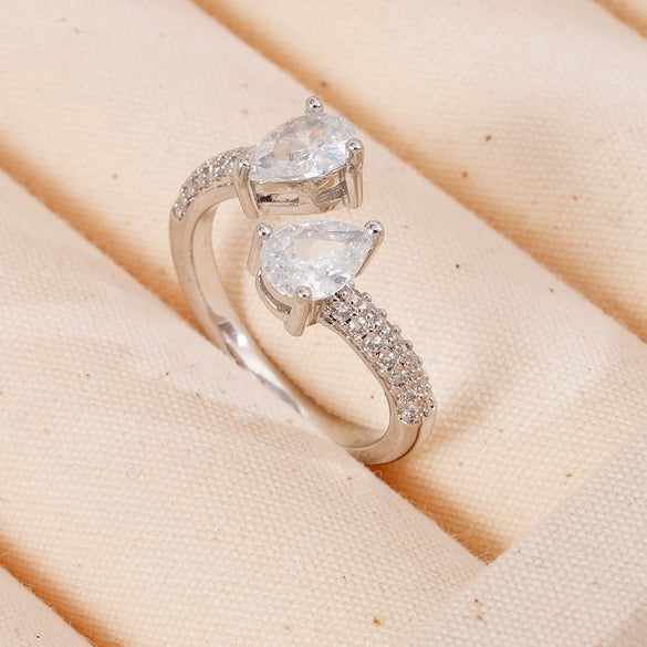 Wholesale Women's Retro Light Luxury Geometric Copper Pearl Butterfly Ring Inlaid With Zircon And Electroplated
