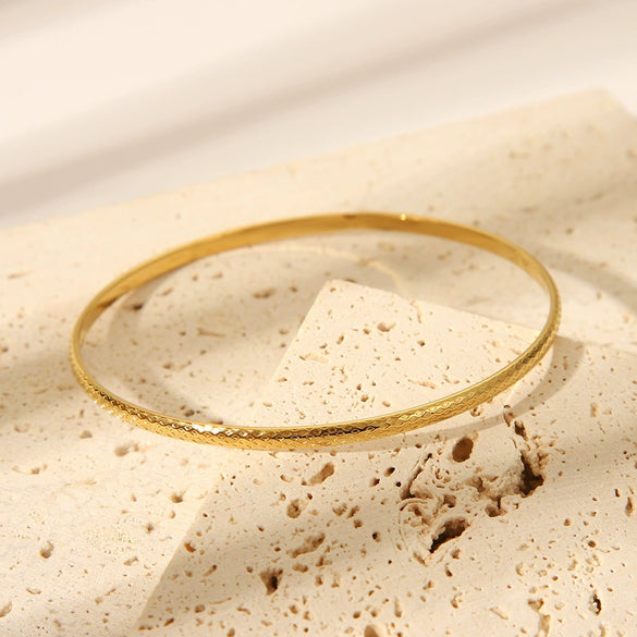 Wholesale Women's Retro Light Luxury Simple Pattern Stainless Steel Bracelet With Pvd Furnace Vacuum Real Gold Plating