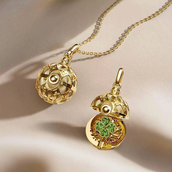 Wholesale Women's Retro Maillard Style Geometric Heart Four Leaf Clover Frog Opening And Closing Round Pendant Necklace With Copper Chain And Mixed Gemstone Setting Electroplated
