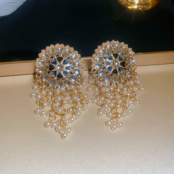 Wholesale Women's Retro Metal Geometric Tassel Earrings With Electroplating Design
