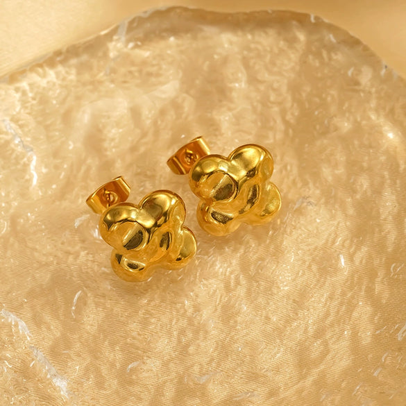 Wholesale Women's Retro Niche Geometric Fourleaf Clover Design Electroplated Titanium Steel Earrings