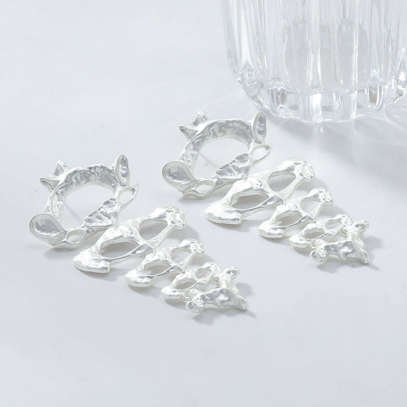 Wholesale Women's Retro Niche Trendy Exaggerated Skeletonshaped Geometric Zinc Alloy Earrings
