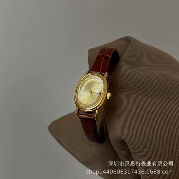 Wholesale Women's Retro Oval Alloy Case Leather Strap Watch Medieval Style