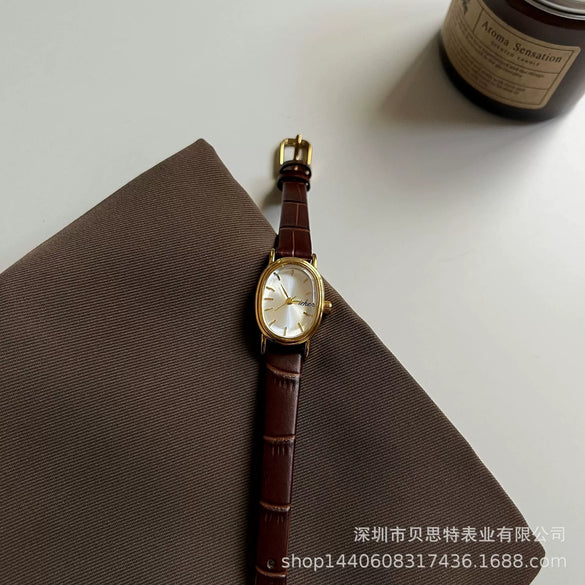 Wholesale Women's Retro Oval Alloy Case Leather Strap Watch Medieval Style