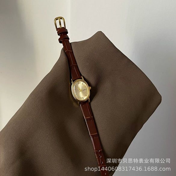 Wholesale Women's Retro Oval Alloy Case Leather Strap Watch Medieval Style