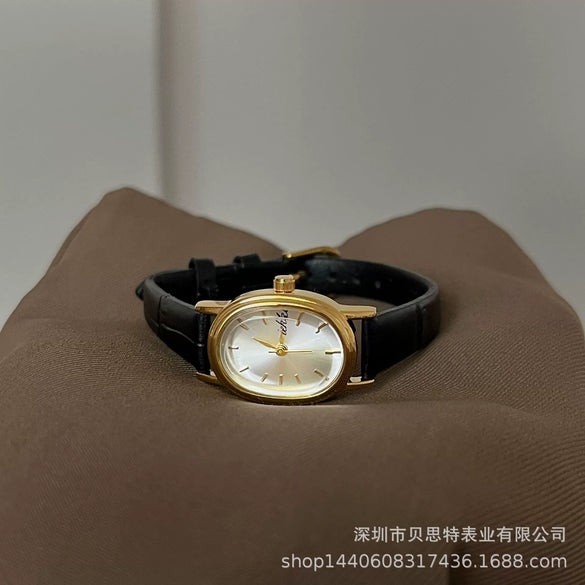 Wholesale Women's Retro Oval Alloy Case Leather Strap Watch Medieval Style