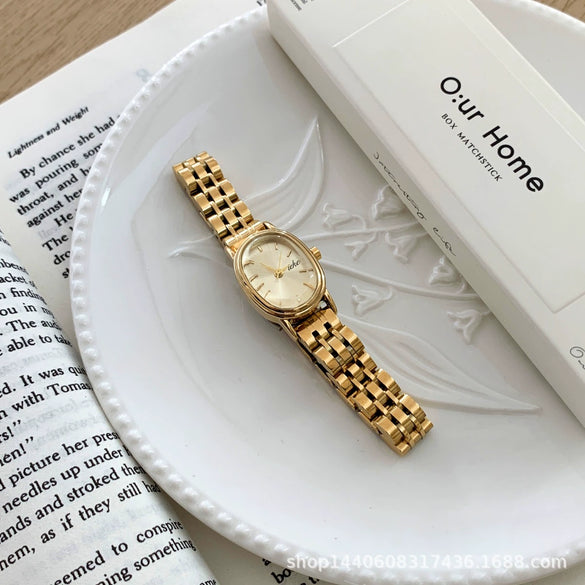 Wholesale Women's Retro Oval Dial Alloy Watch In Fashion Style