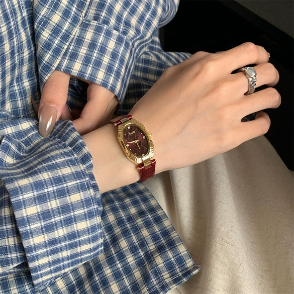 Wholesale Women's Retro Palace Style Artistic Leather Belt Watch With Oval Dial And Metal Strap And Buckle