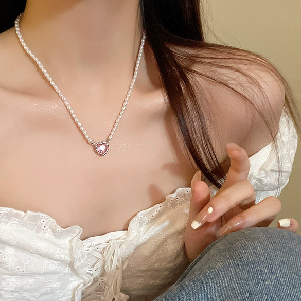 Wholesale Women's Retro Pearl Clavicle Chain Necklace Copper Geometric Heart Bow Electroplated