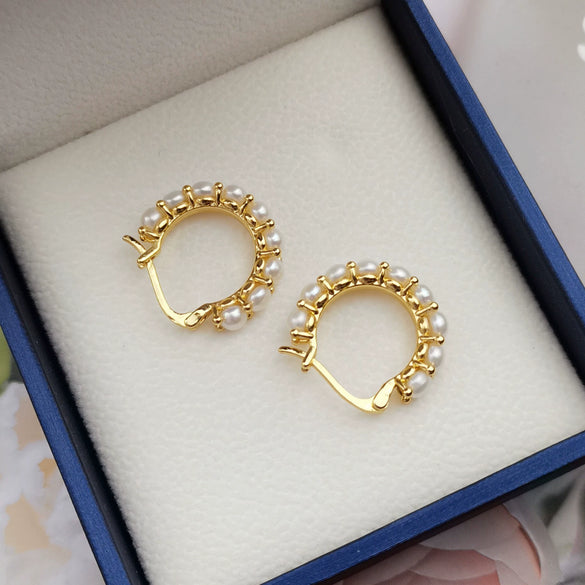 Wholesale Women's Retro S925 Silver And Gold Plated Copper Pearl Stud Earrings With Oblate And Flat Round Pearls Set With Pearls