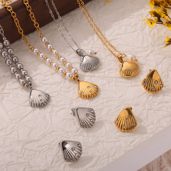 Wholesale Women's Retro Shell Pendant Earrings And High Grade Freshwater Pearl Necklace Set In Titanium Steel With Electroplating Treatment