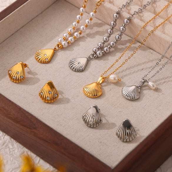 Wholesale Women's Retro Shell Pendant Earrings And High Grade Freshwater Pearl Necklace Set In Titanium Steel With Electroplating Treatment