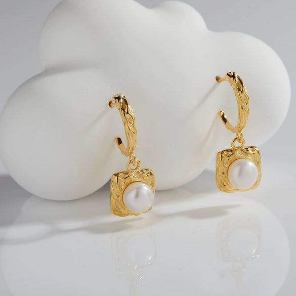 Wholesale Women's Retro Simple Geometric S925 Sterling Silver Inlaid Natural Pearl Earrings