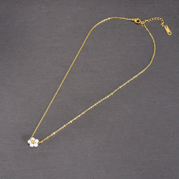 Wholesale Women's Retro Stainless Steel And Titanium Steel Daisy Flower Necklace With Glass Pearl Pendant Electroplated Ochain