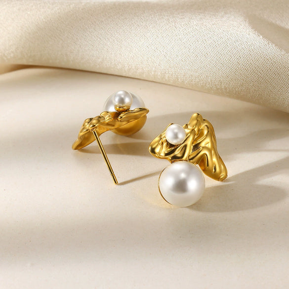 Wholesale Women's Retro Stainless Steel Imitation Pearl Heart Flower Bow Geometric Earrings With Electroplating
