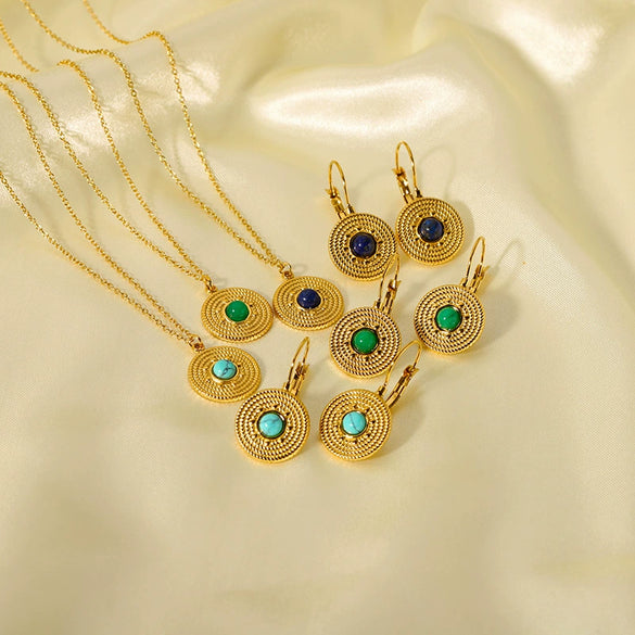 Wholesale Women's Retro Stainless Steel Necklace With Turquoise Inlay Embossed Round Pendant And O Chain Vacuum Real Gold Electroplated In Pvd Furnace