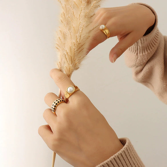 Wholesale Women's Retro Style Geometric Imitation Pearl Ring 316L Stainless Steel 18K Gold Plated