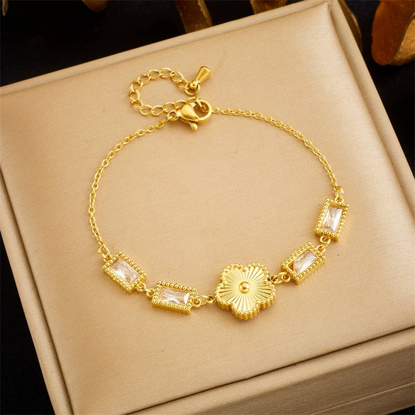 Wholesale Women's Retro Style Stainless Steel Plum Blossom Goldplated Jewelry Bracelet