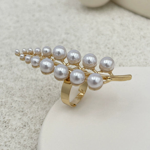 Wholesale Women's Ring Imitation Pearl Hollow Flower Geometric Electroplating