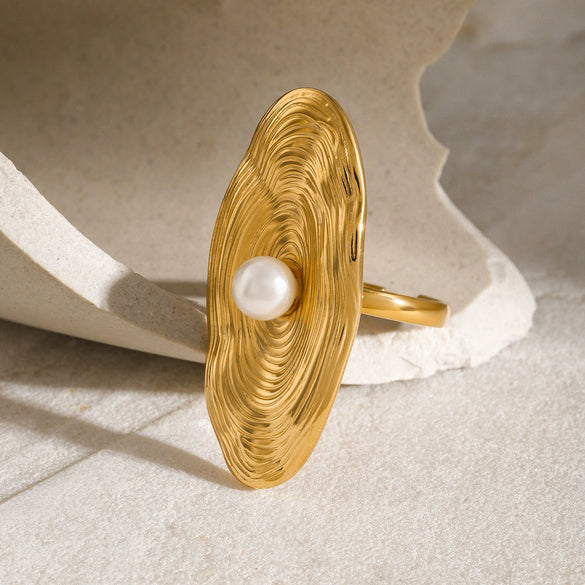 Wholesale Women's Ring Stainless Steel Geometric Oval Pearl Ring With Electroplating